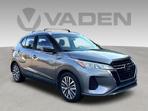 Used 2021 Nissan Kicks SV w/ Exterior Package image 1