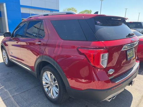 Used 2021 Ford Explorer King Ranch w/ Premium Technology Package image 9
