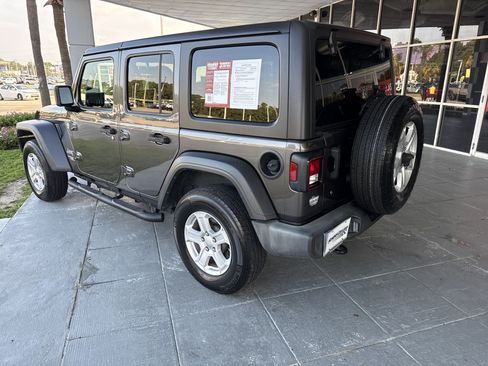 Used 2019 Jeep Wrangler Unlimited Sport S AWD/4WD image 13