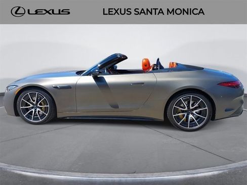 Used 2022 Mercedes-Benz SL 63 AMG 4MATIC w/ Driver Assistance Package image 8