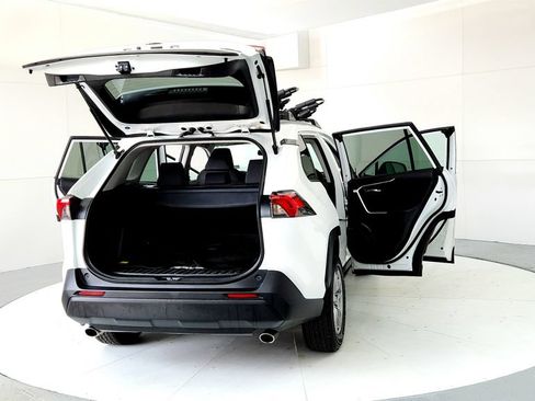 Used 2024 Toyota RAV4 XLE AWD/4WD image 11