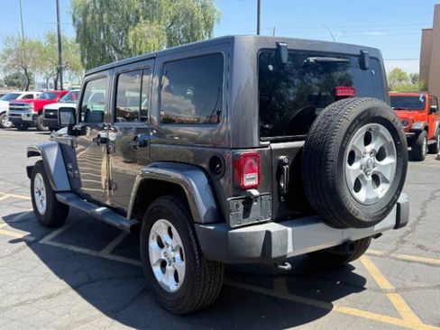 Used 2014 Jeep Wrangler Unlimited Sahara w/ Max Tow Package AWD/4WD image 5