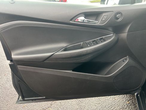 Used 2018 Chevrolet Cruze Premier image 25