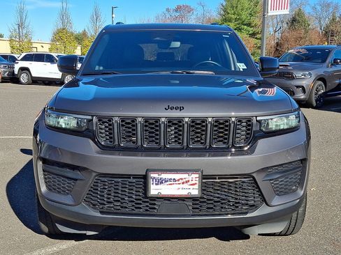 Used 2022 Jeep Grand Cherokee Altitude image 8