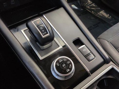 Used 2024 Mitsubishi Outlander SE image 12