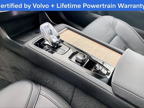Certified 2025 Volvo XC90 B5 Plus image 19