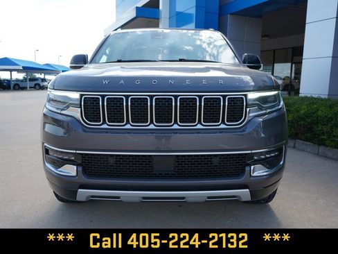 Used 2024 Jeep Wagoneer Series II w/ Flexible Seating Group RWD image 3