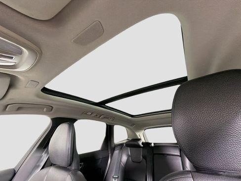 Certified 2023 Volvo XC60 B5 Plus FWD image 22