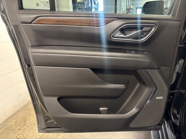 Used 2023 Chevrolet Suburban High Country w/ Advanced Technology Package AWD/4WD image 33