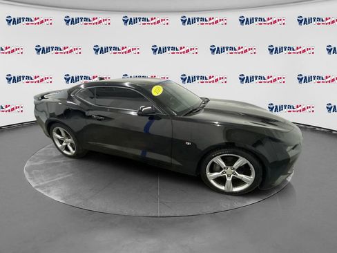 Used 2018 Chevrolet Camaro SS image 2
