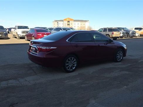 Used 2017 Toyota Camry XLE w/ Moonroof Package image 6