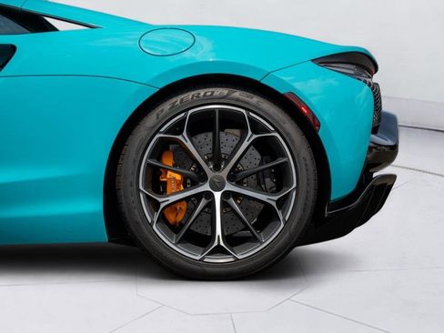 New 2025 McLaren Artura RWD image 31