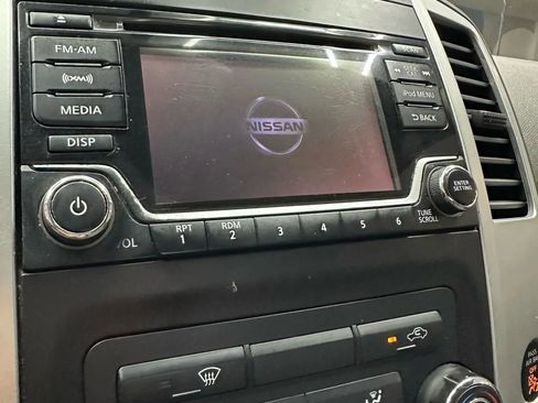 Used 2018 Nissan Frontier SV image 17