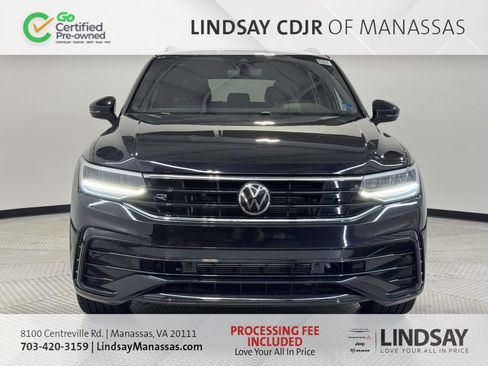Used 2024 Volkswagen Tiguan SE R-Line AWD/4WD image 3