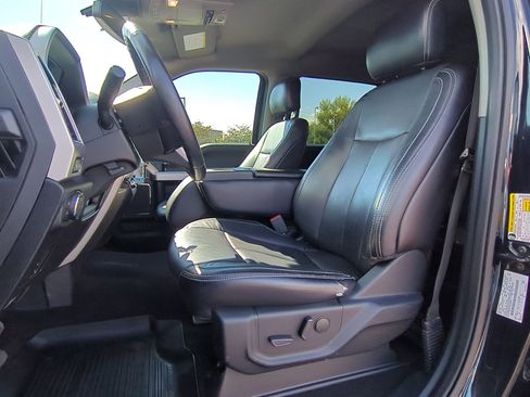 Used 2020 Ford F350 Lariat w/ Chrome Package image 26