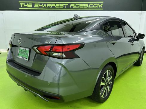 Used 2021 Nissan Versa SV FWD image 9