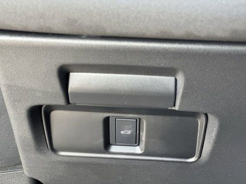 Used 2024 Land Rover Range Rover Evoque Dynamic SE image 18