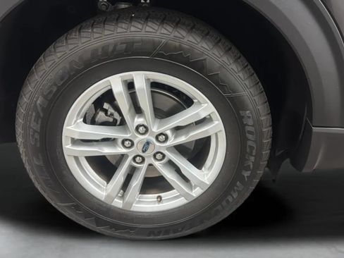 Used 2022 Ford Explorer XLT AWD/4WD image 34
