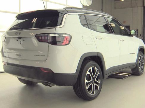 Used 2022 Jeep Compass Limited image 7