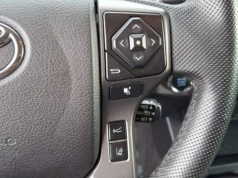 Used 2021 Toyota Tacoma TRD Off-Road AWD/4WD image 18