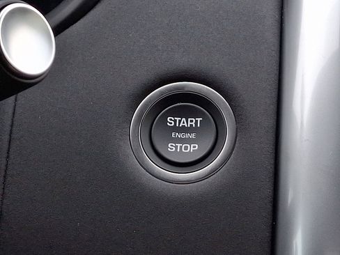 New 2026 Land Rover Discovery S image 17