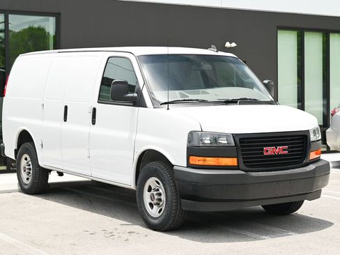 Used 2021 GMC Savana 2500 RWD image 4