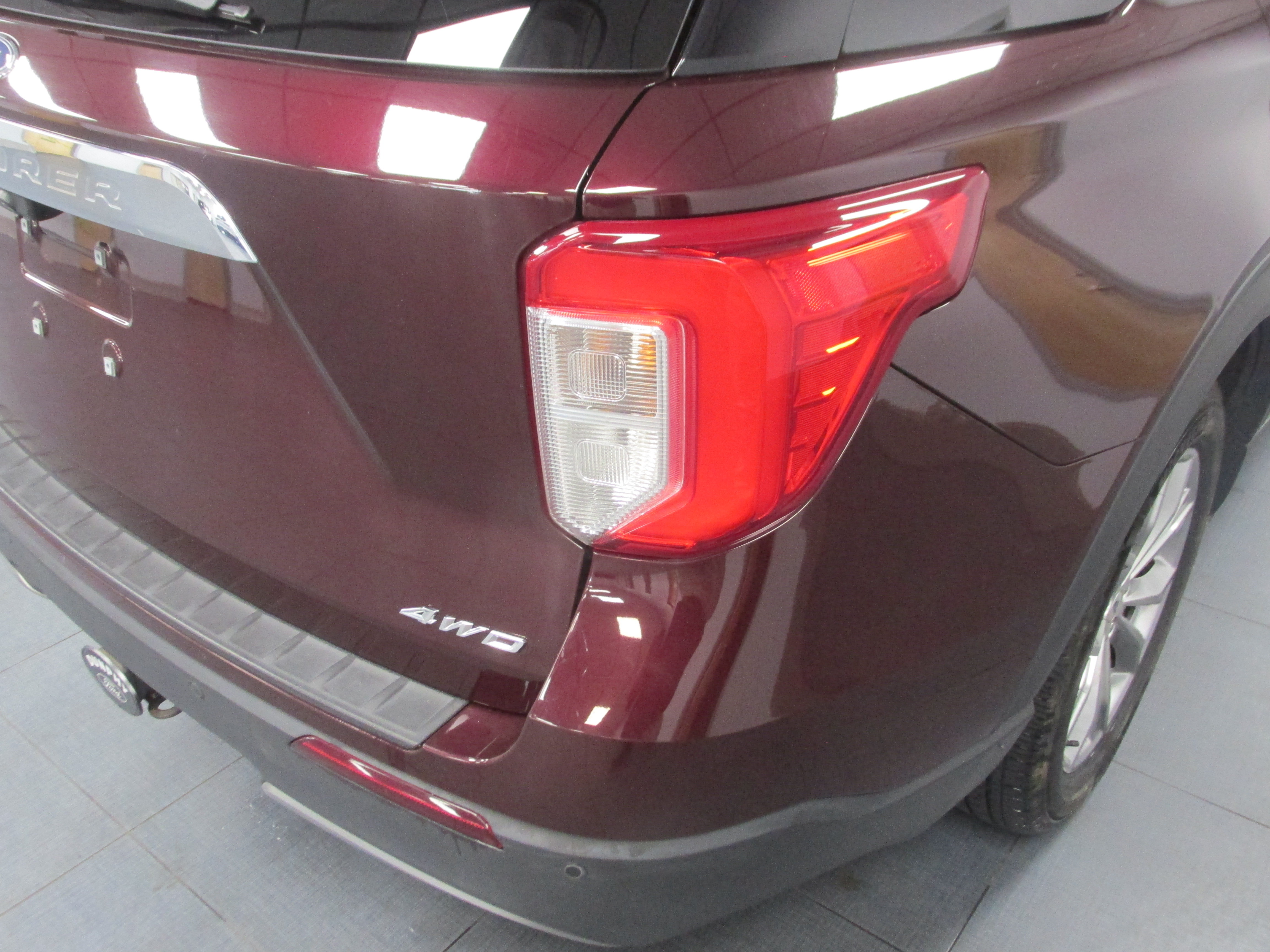 Certified 2022 Ford Explorer XLT w/ Equipment Group 202A AWD/4WD image 11