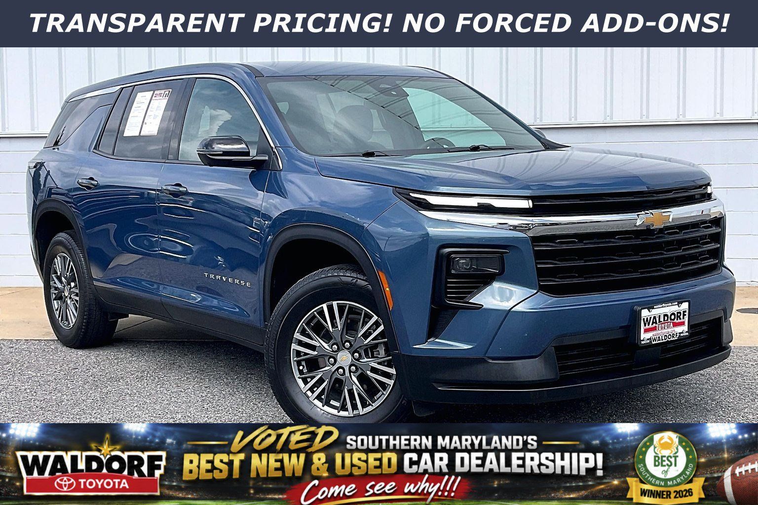 Used 2024 Chevrolet Traverse LS FWD image 1