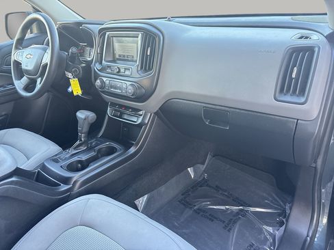 Used 2017 Chevrolet Colorado W/T w/ WT Convenience Package image 6