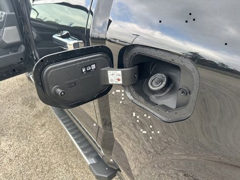 New 2025 Ford F150 Lariat w/ Equipment Group 501A Mid image 13