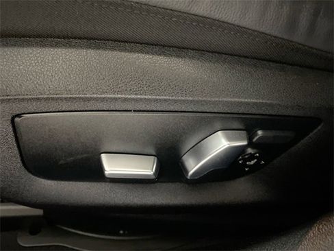 Used 2023 BMW 530i 530i w/ Premium Package image 25