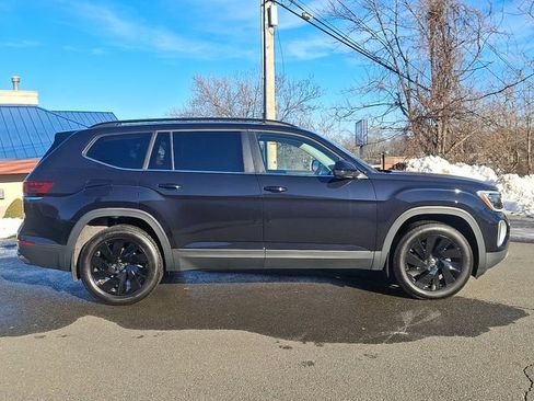 Certified 2025 Volkswagen Atlas SE image 12