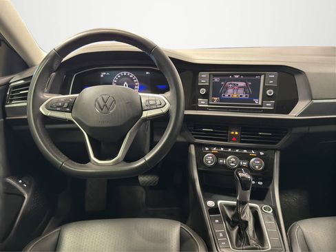 Used 2024 Volkswagen Jetta SE image 16