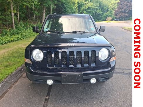 Used 2014 Jeep Patriot Latitude AWD/4WD image 3