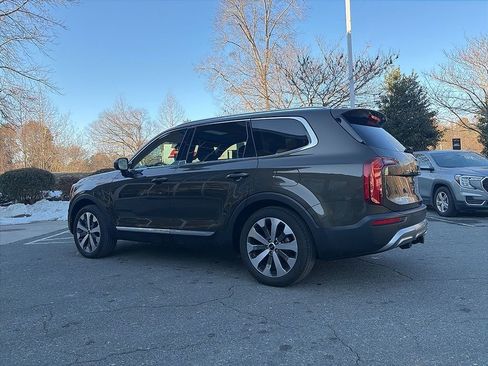 Used 2022 Kia Telluride EX w/ EX Premium Package image 5