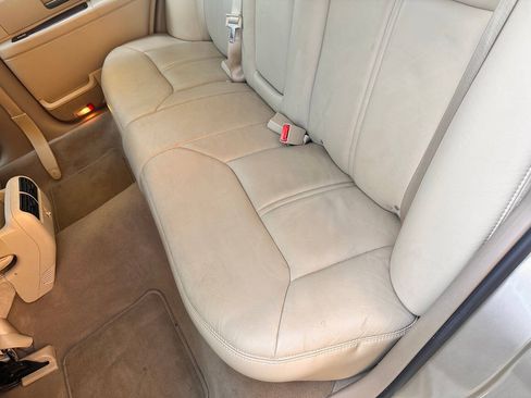 Used 2007 Lincoln Town Car Signature Limited RWD image 65