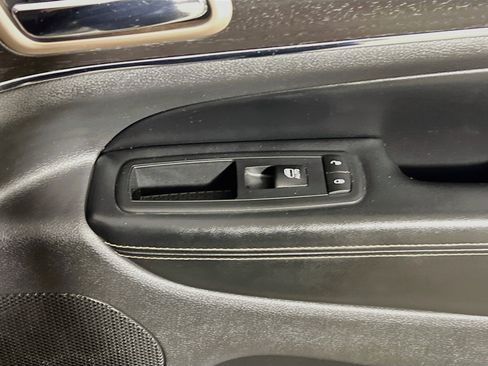 Used 2016 Jeep Grand Cherokee Limited AWD/4WD image 32
