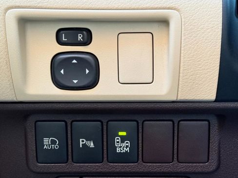 Used 2018 Lexus ES 350 w/ Navigation System Package image 15