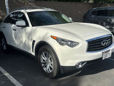 Used 2014 INFINITI QX70 AWD w/ Premium Package image 2