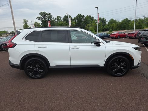 Used 2024 Honda CR-V Sport Touring image 2