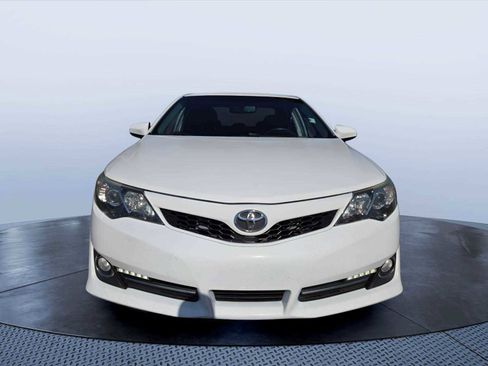 Used 2014 Toyota Camry SE w/ Leather Package FWD image 8