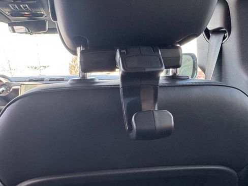 New 2026 Land Rover Defender 110 X-Dynamic SE image 22