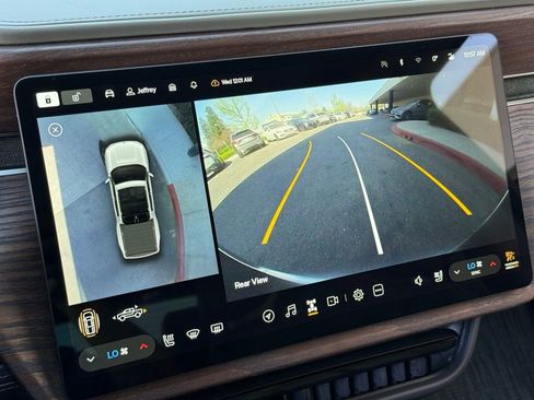 Used 2023 Rivian R1T Adventure image 4