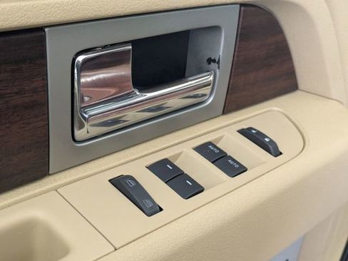 Used 2014 Ford F150 King Ranch w/ King Ranch Luxury Package image 10