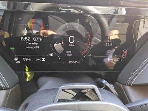 Used 2025 GMC Yukon XL Denali Ultimate AWD/4WD image 9