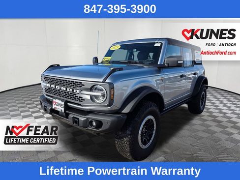 Used 2023 Ford Bronco Badlands w/ Sasquatch Package image 3