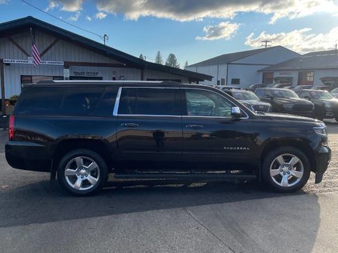 Used 2017 Chevrolet Suburban Premier image 7