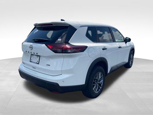 Used 2024 Nissan Rogue S AWD/4WD image 5