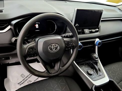 Used 2024 Toyota RAV4 XLE AWD/4WD image 24