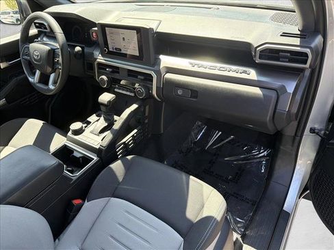 Used 2025 Toyota Tacoma TRD Off-Road AWD/4WD image 26
